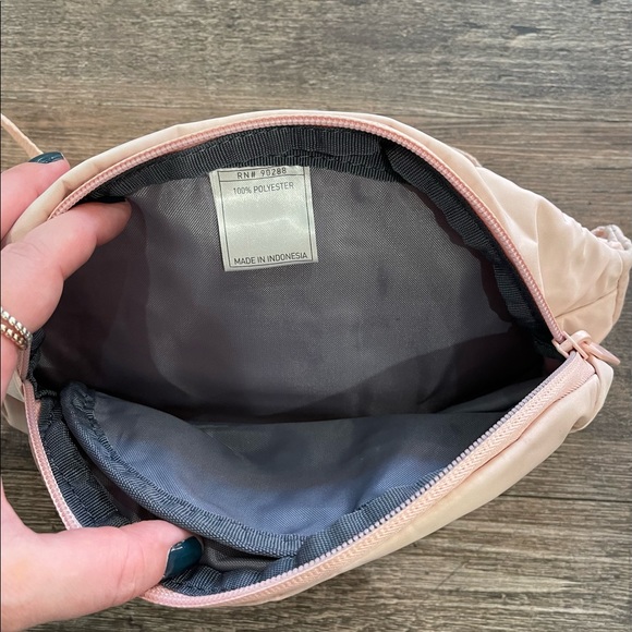 Adidas Fanny Pack - Picture 4 of 5